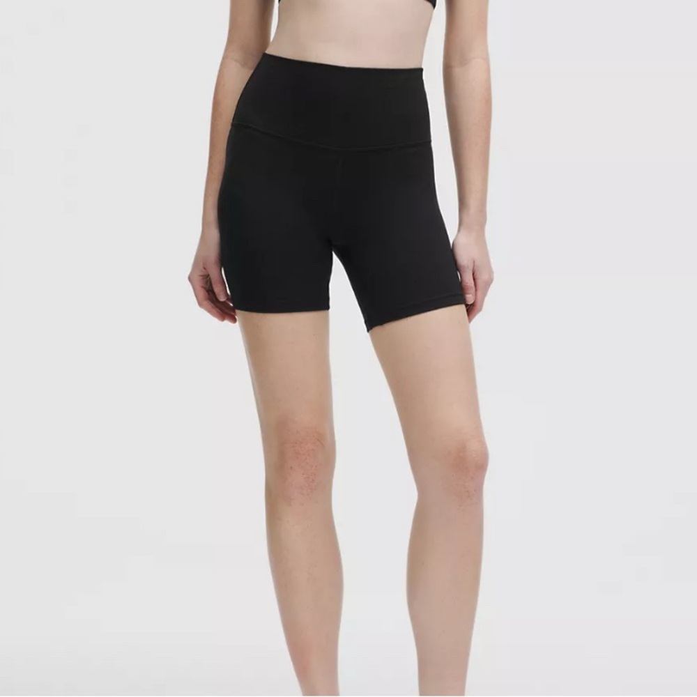 Lululemon Wunder Train High-Rise Short 5” (rare), Size 4